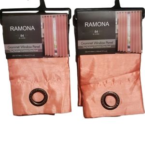 Romona 2 panel's contains